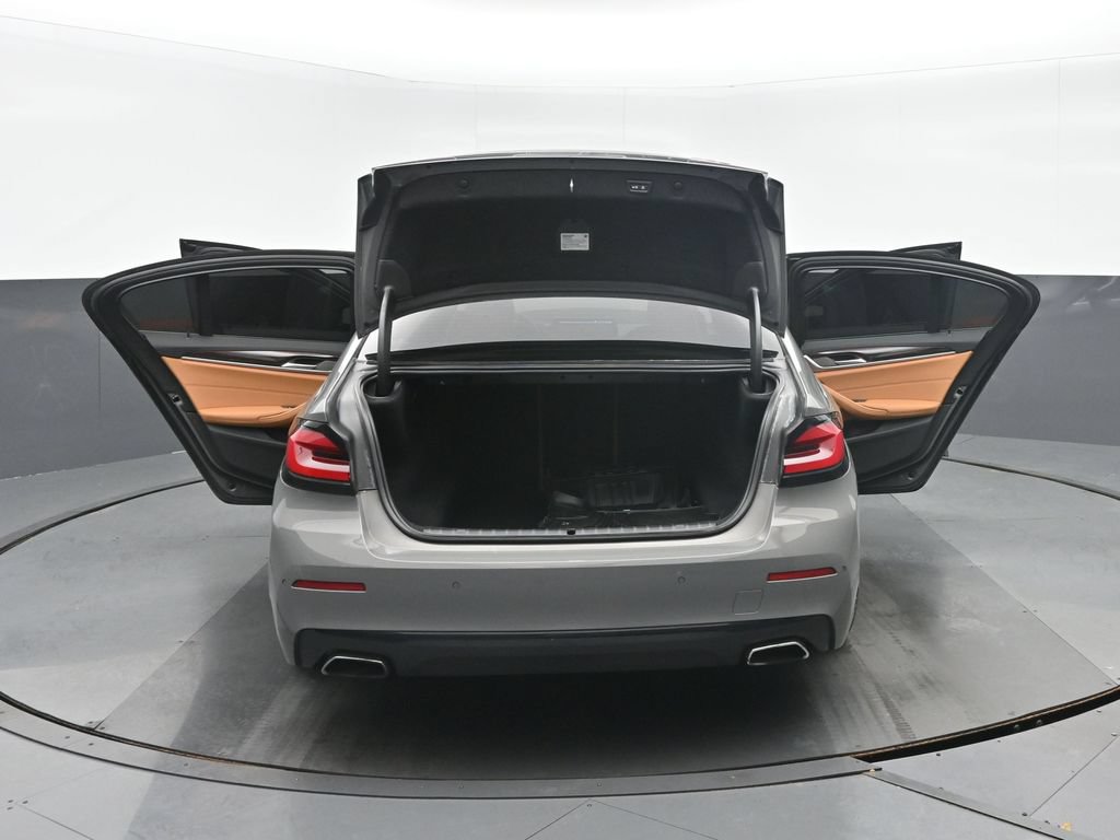 Used 2021 BMW 530i w/ Premium Package RWD image 43