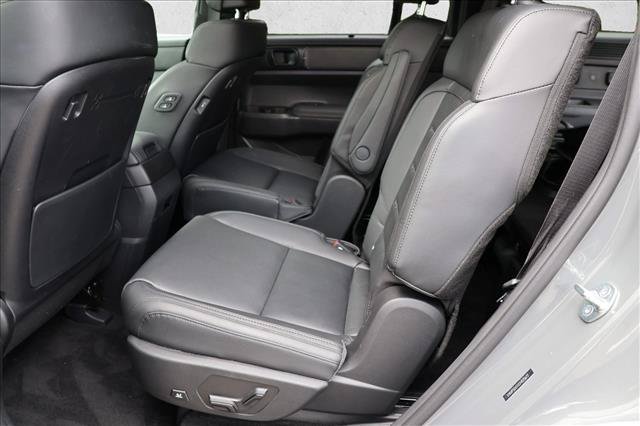 Used 2025 Hyundai Santa Fe Calligraphy AWD/4WD image 23