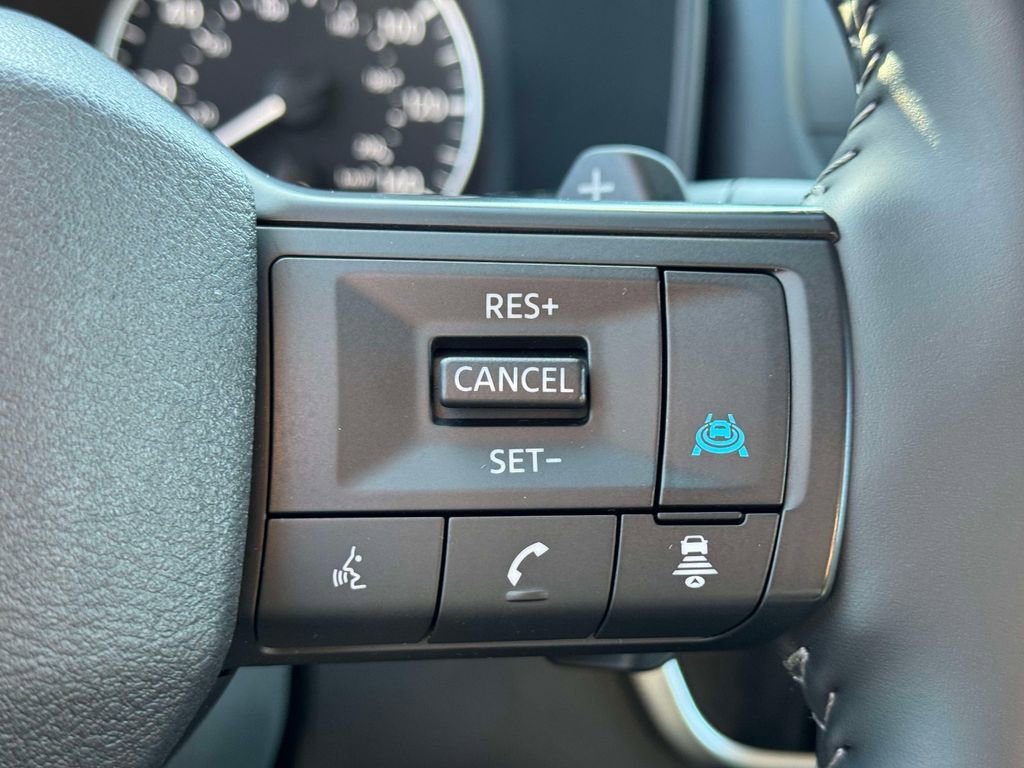 Certified 2025 Nissan Rogue SV image 22