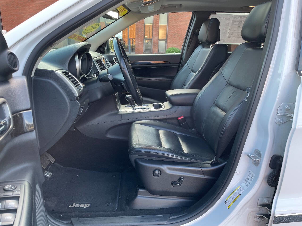 Used 2013 Jeep Grand Cherokee Laredo image 14