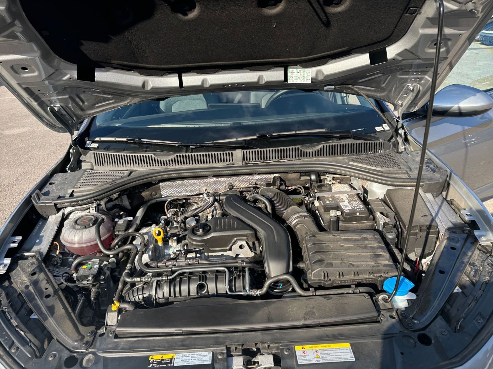 Used 2025 Volkswagen Jetta SE image 31