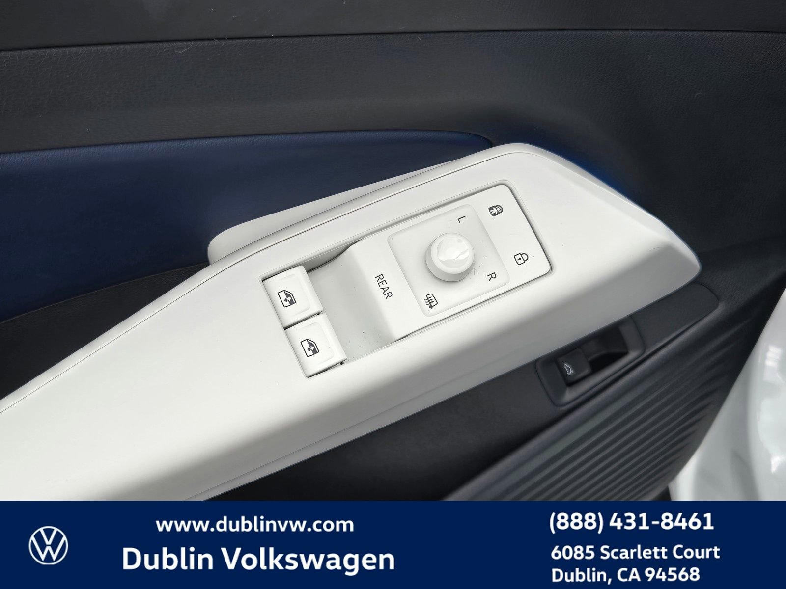 Used 2023 Volkswagen ID.4 Pro S AWD/4WD image 11