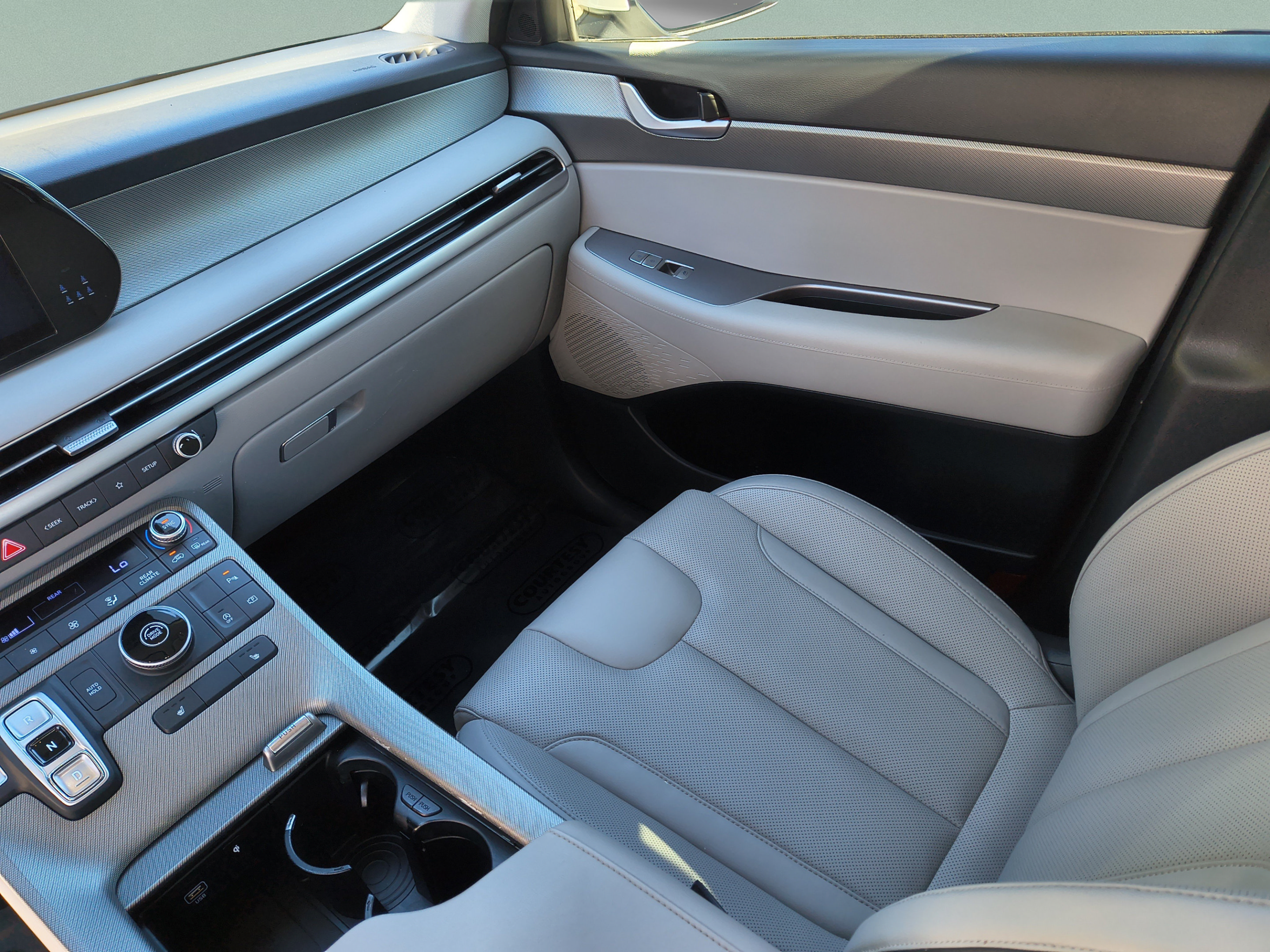 Used 2024 Hyundai Palisade SEL FWD image 20