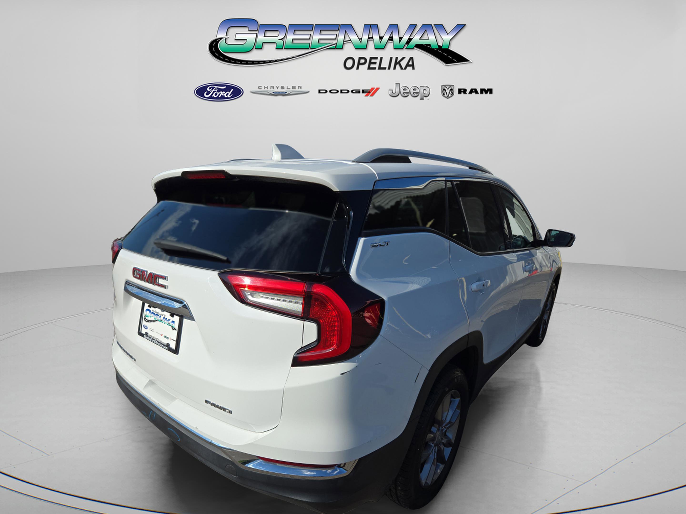 Used 2024 GMC Terrain SLT image 7