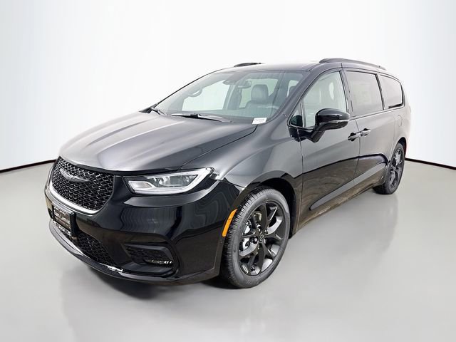 New 2026 Chrysler Pacifica Select w/ S Appearance Package image 3