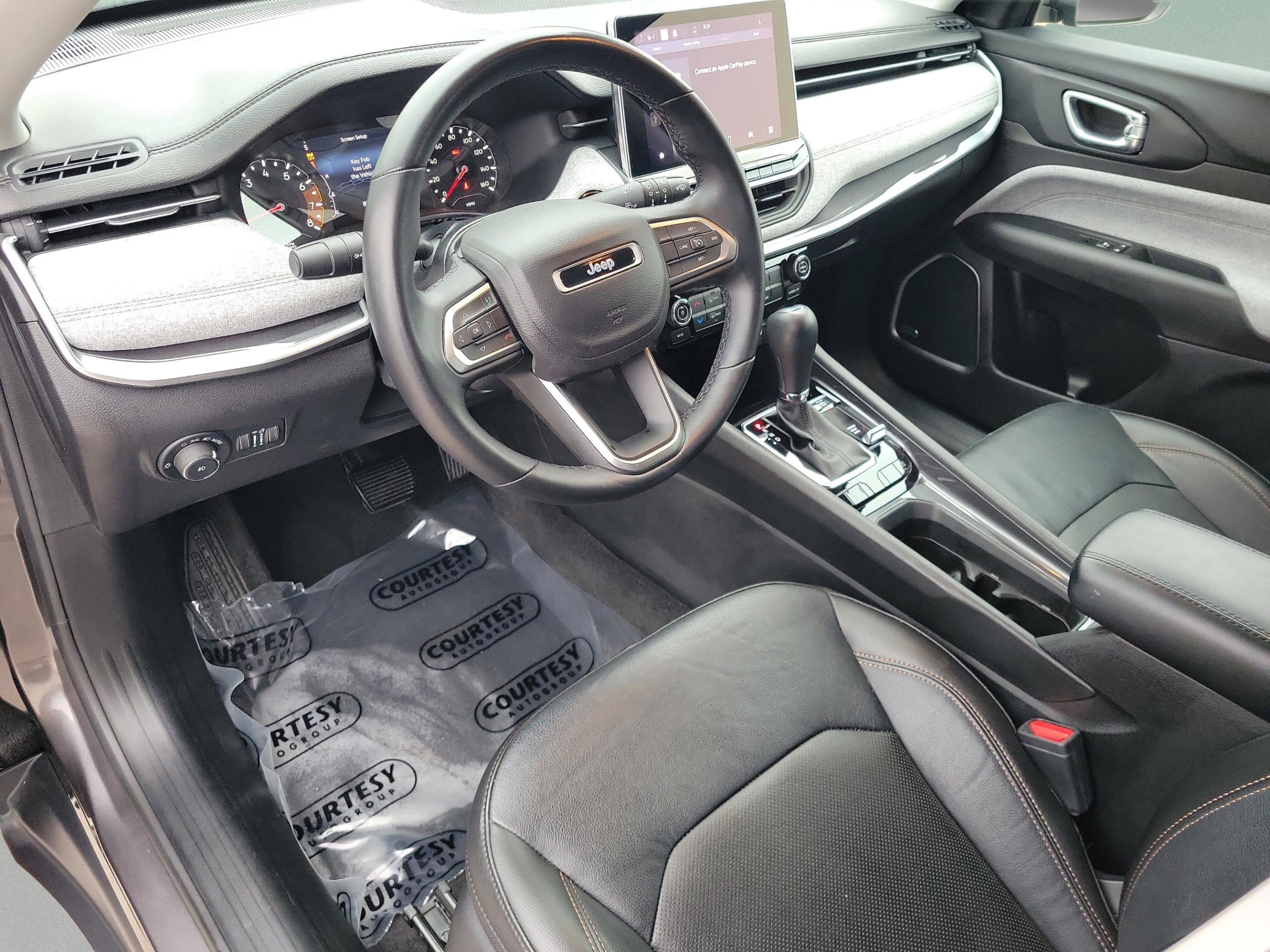 Used 2022 Jeep Compass Latitude w/ Sun and Sound Group image 16