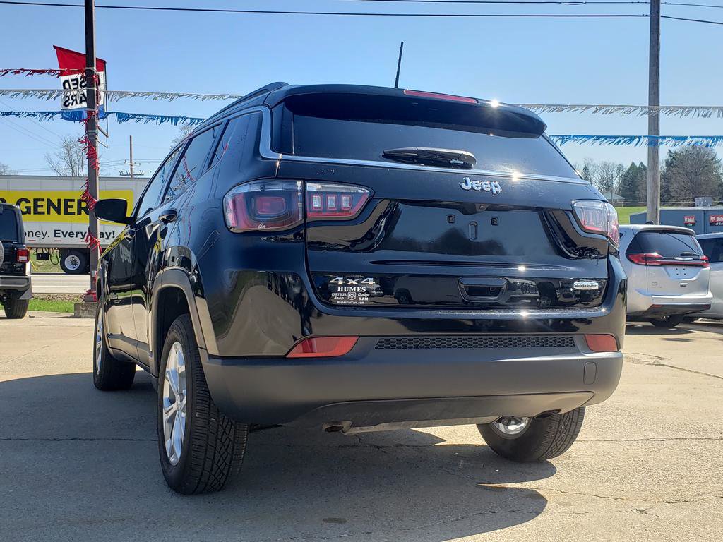 Used 2024 Jeep Compass Latitude image 6