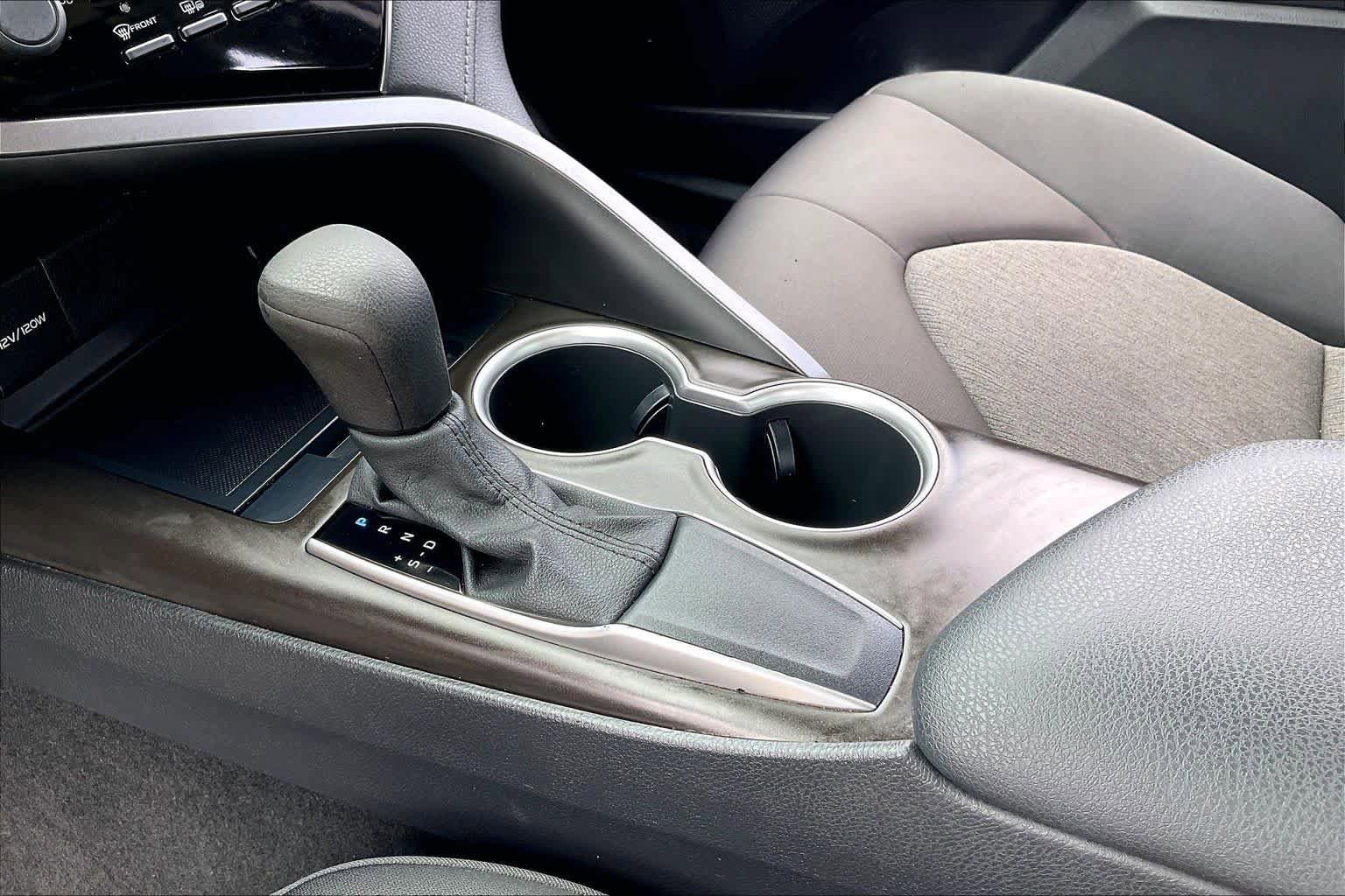 Used 2021 Toyota Camry LE w/ Convenience Package FWD image 17