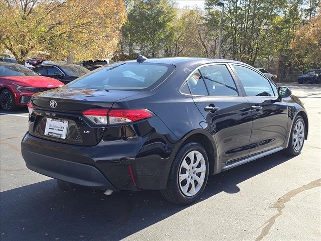 Used 2023 Toyota Corolla LE image 3