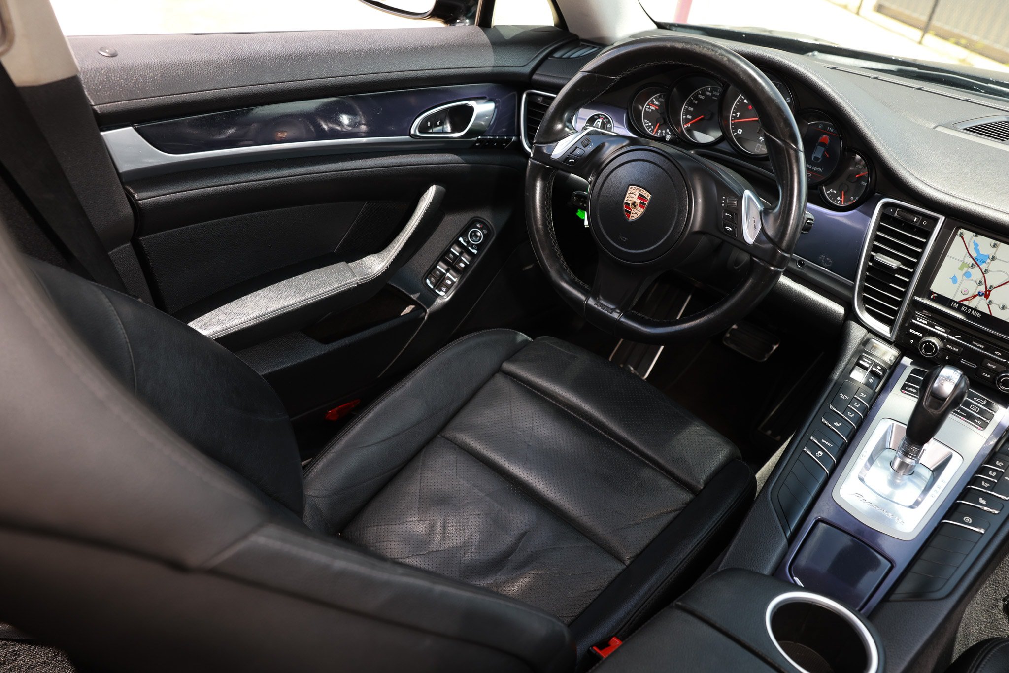 Used 2014 Porsche Panamera RWD image 24