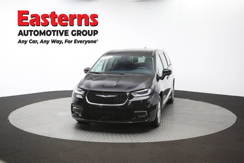 Used 2023 Chrysler Pacifica Touring-L FWD image 55
