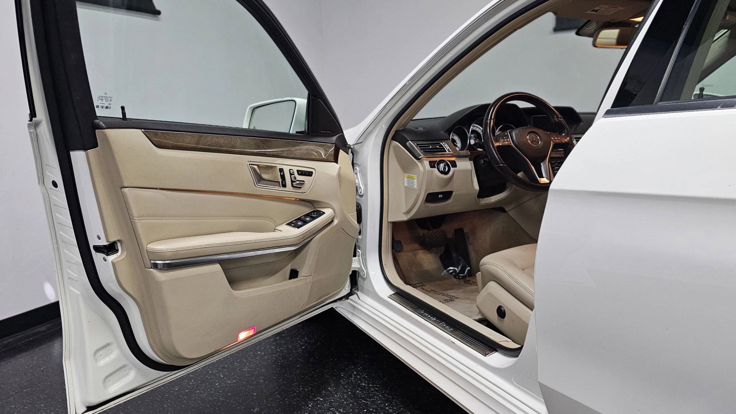 Used 2014 Mercedes-Benz E 250 BlueTEC Sedan image 10