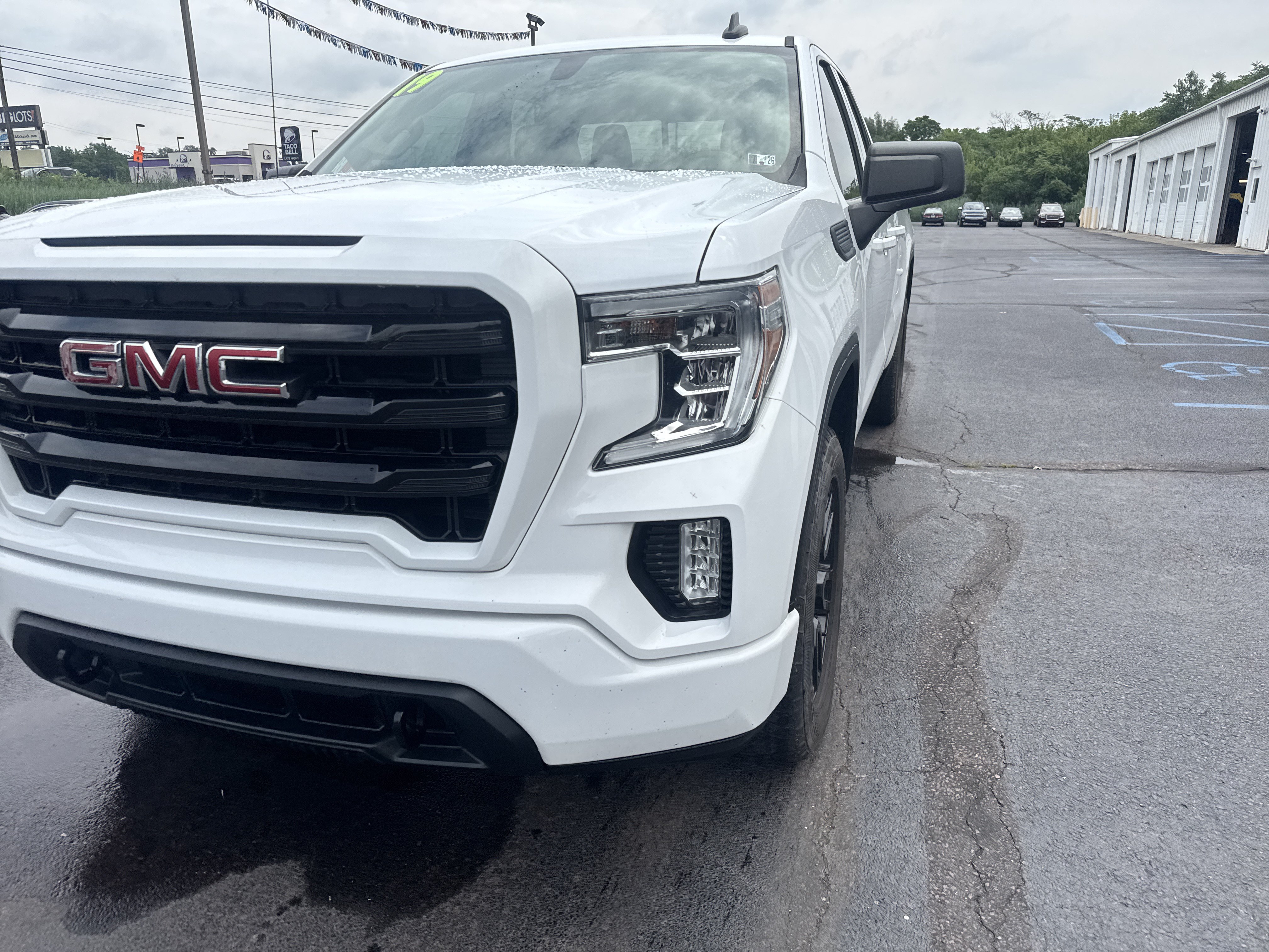 Used 2019 GMC Sierra 1500 Elevation w/ Elevation Value Package AWD/4WD image 10
