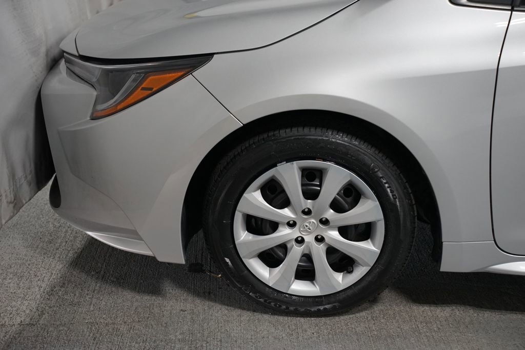 Certified 2022 Toyota Corolla LE FWD image 5