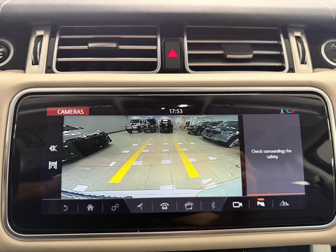 Used 2019 Land Rover Range Rover HSE AWD/4WD image 17