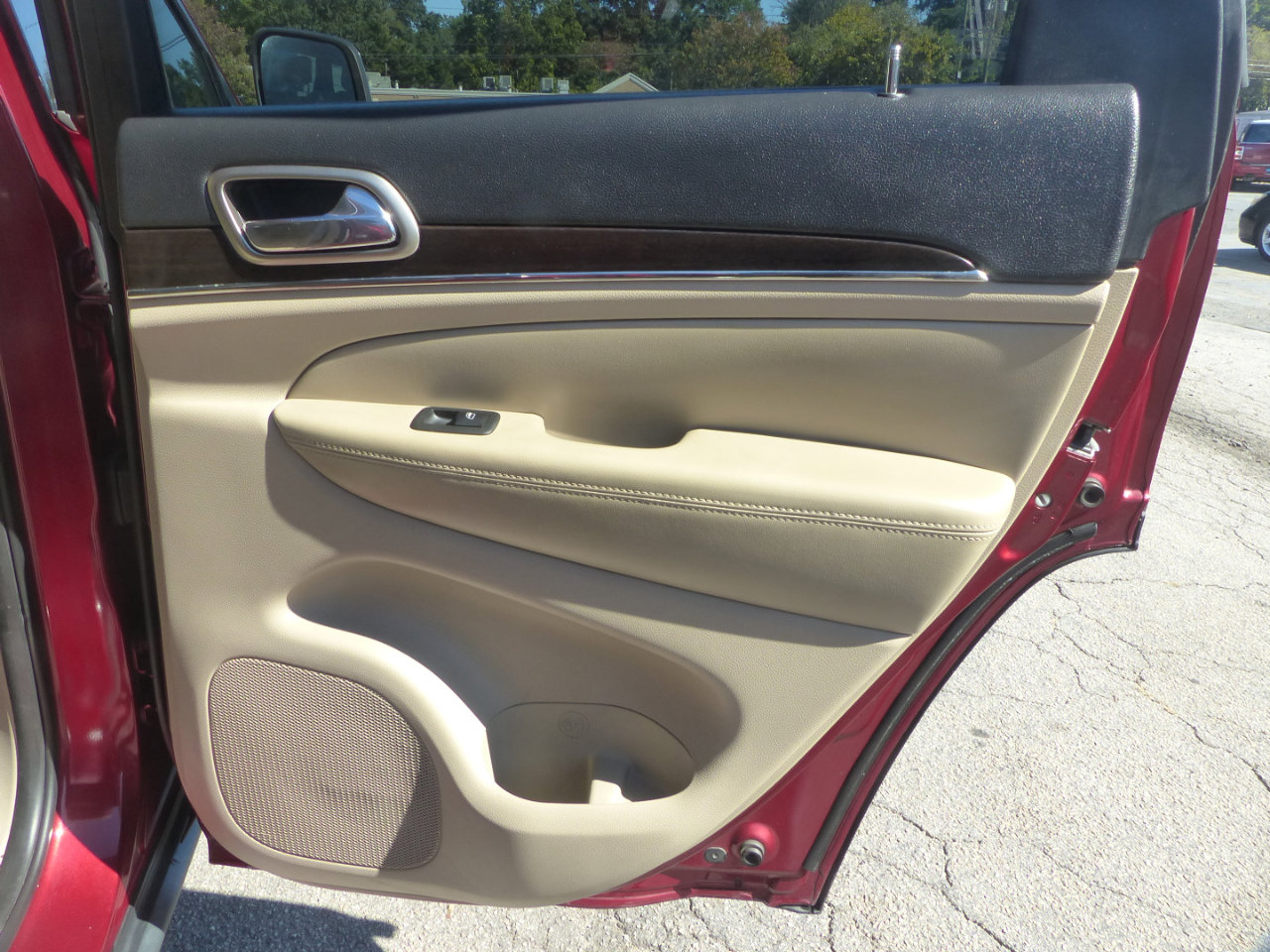 Used 2014 Jeep Grand Cherokee Limited w/ Trailer Tow Group IV image 14