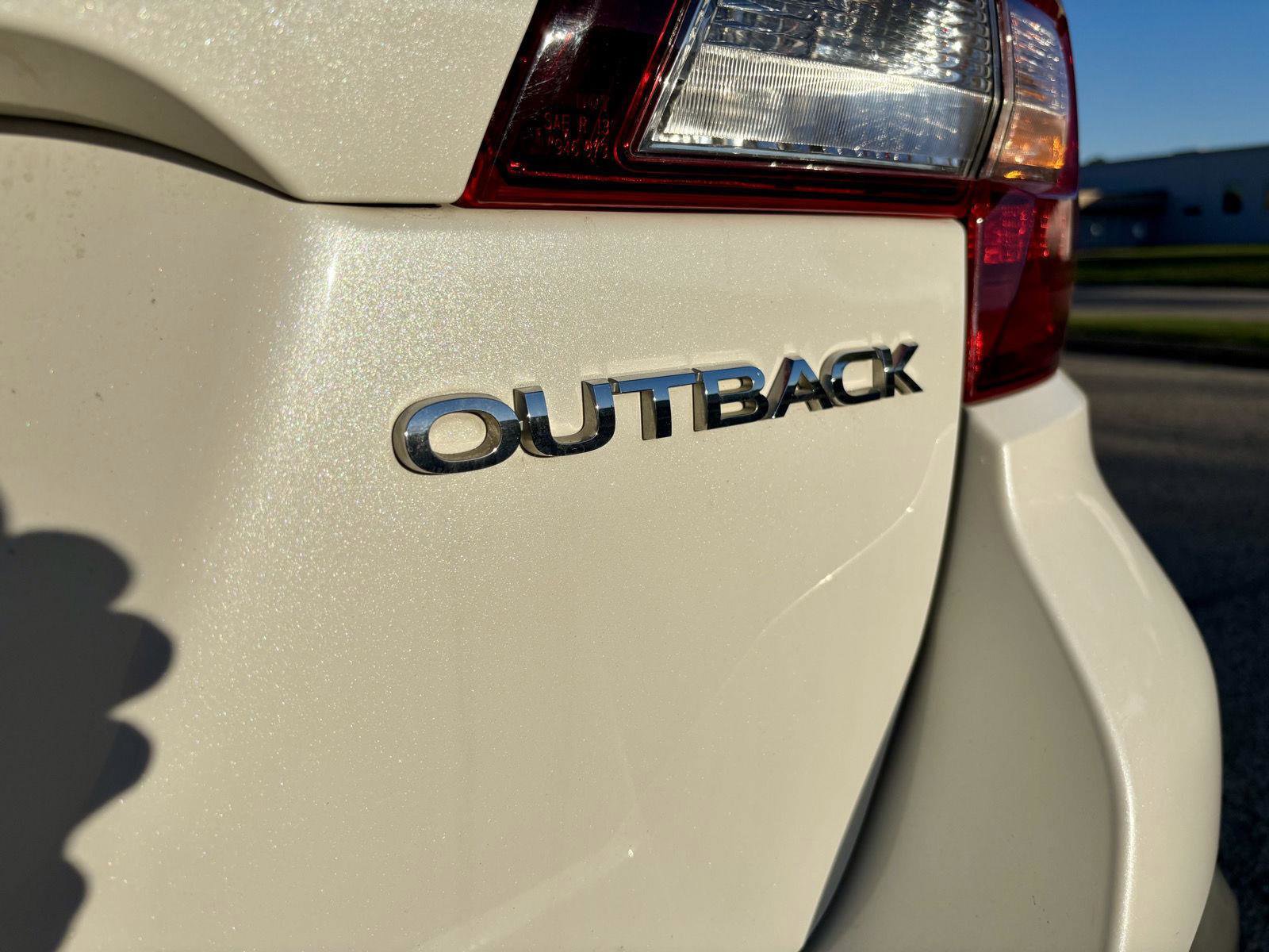 Used 2018 Subaru Outback 2.5i Limited image 16