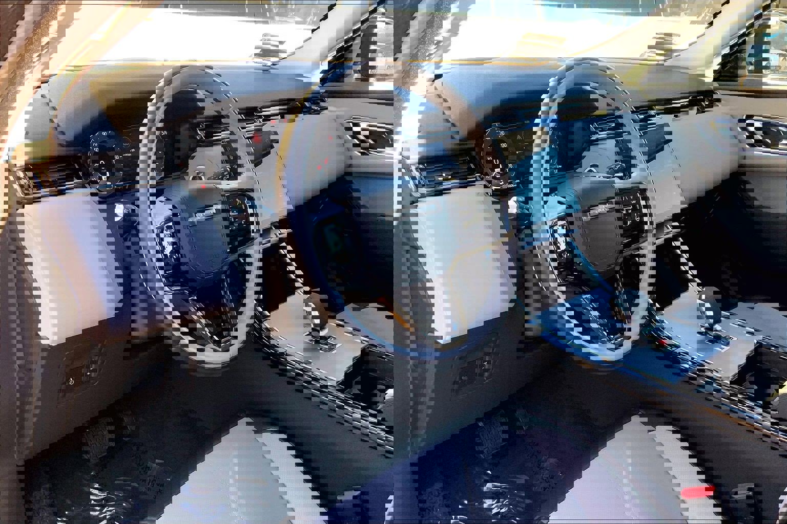 Used 2025 Land Rover Range Rover Velar S image 16