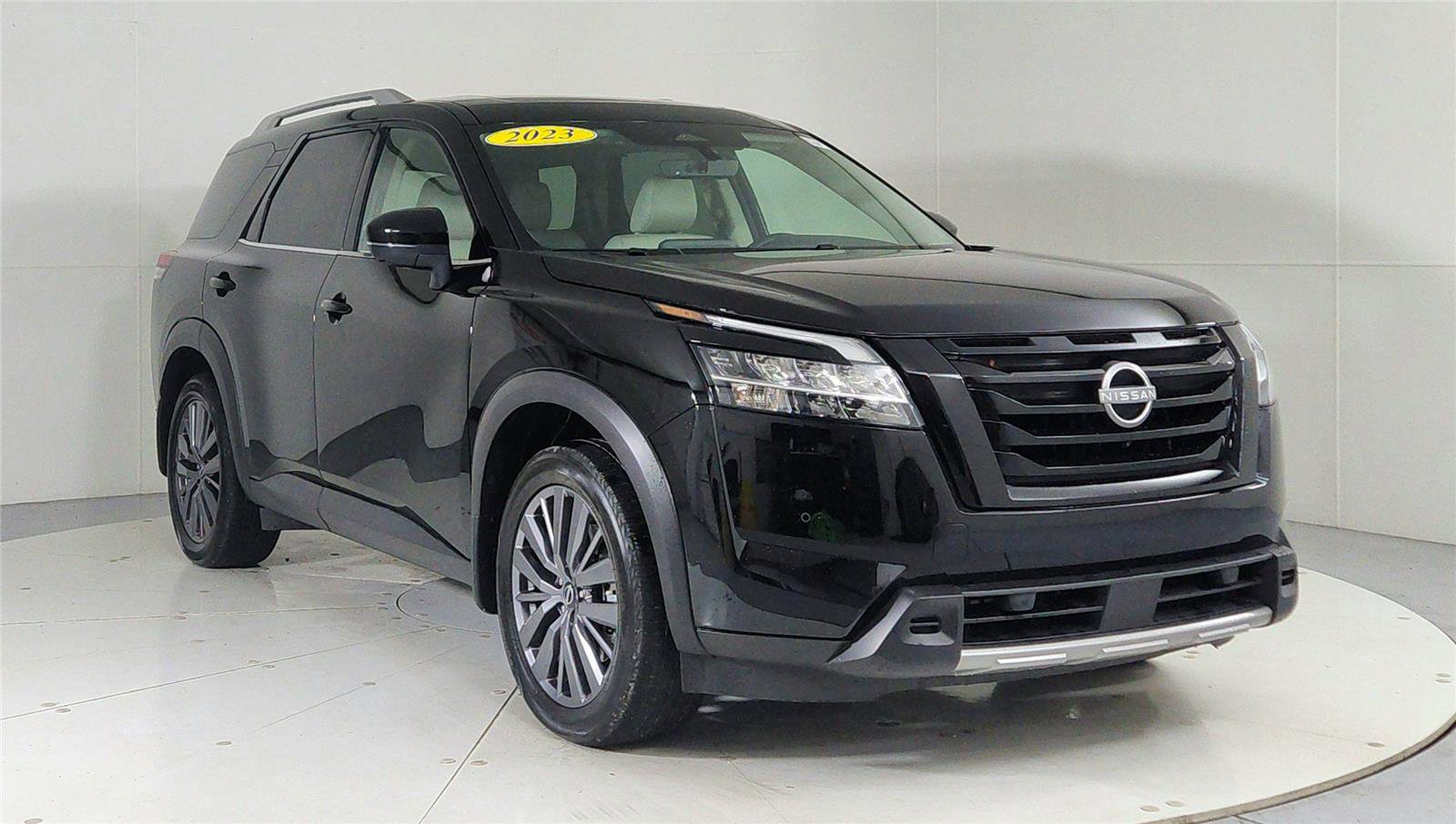Used 2023 Nissan Pathfinder SL w/ SL Premium Package