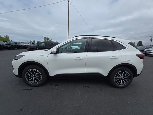 New 2025 Ford Escape SE w/ Class II Trailer Tow Package image 9