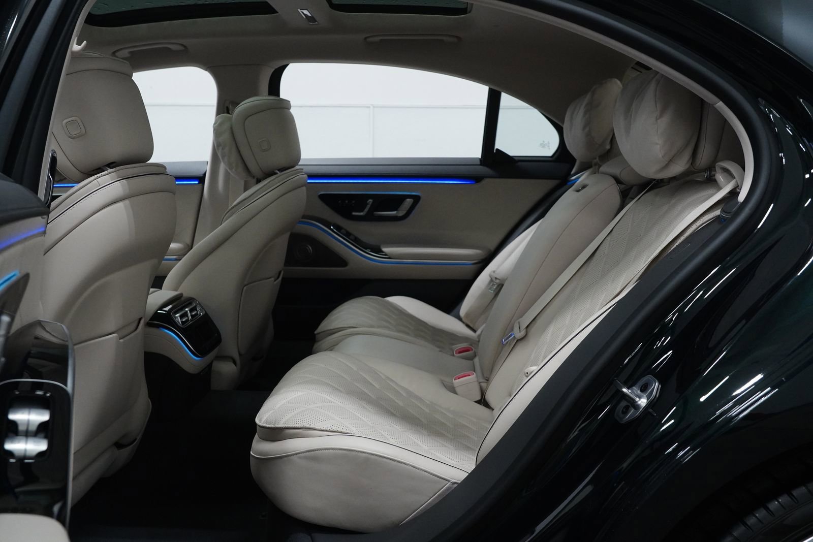 Certified 2023 Mercedes-Benz S 580 4MATIC Sedan image 15