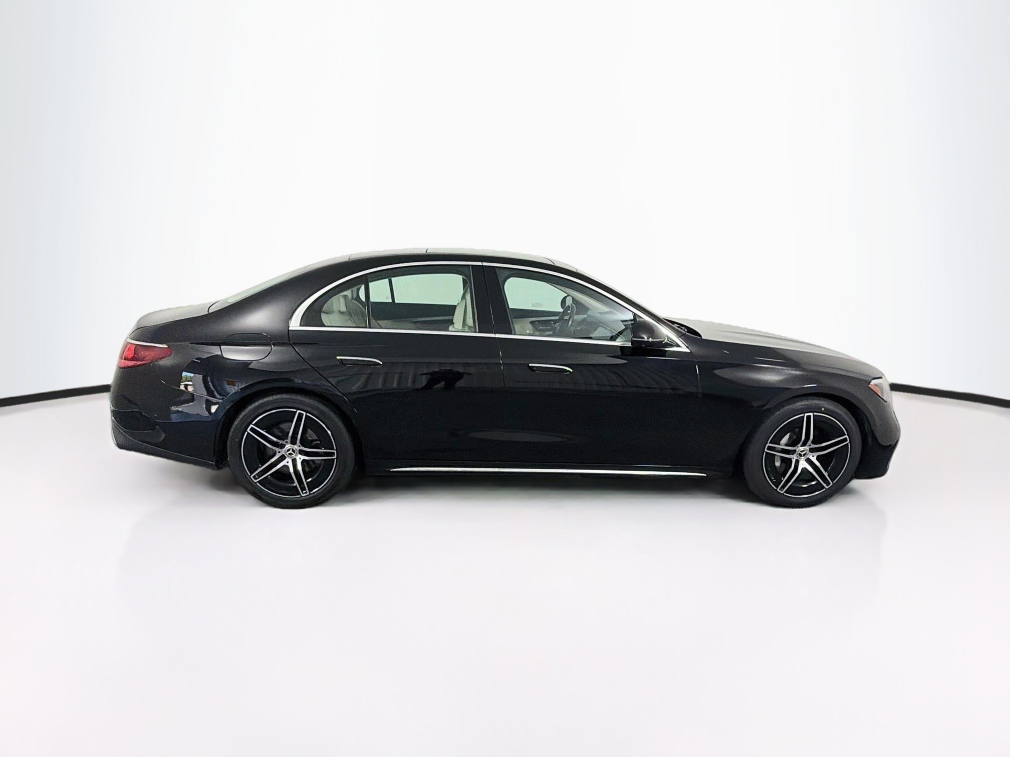 Used 2025 Mercedes-Benz E 350 Sedan w/ Winter Package image 10