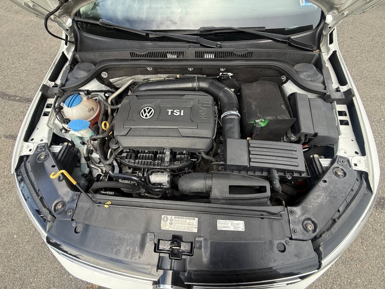 Used 2016 Volkswagen Jetta SEL w/ Lighting Package FWD image 20