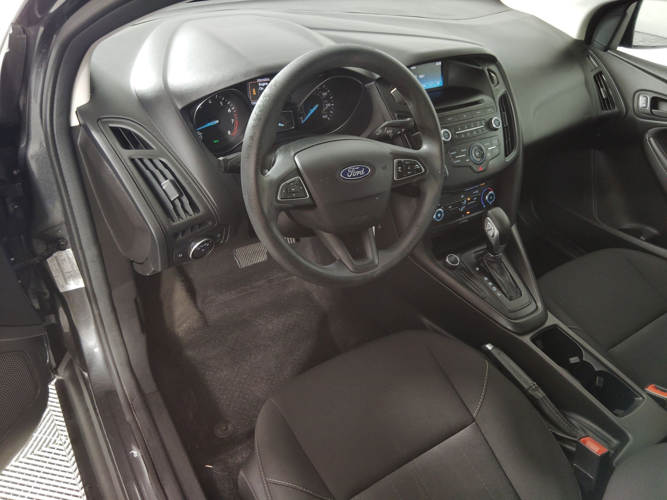 Used 2017 Ford Focus S image 4