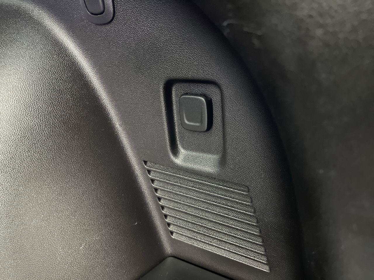 Used 2020 Chevrolet Blazer RS w/ LPO, Floor Liner Package AWD/4WD image 33