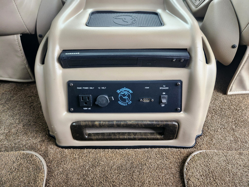 Used 2019 Chevrolet Express 2500 w/ Enhanced Convenience Package RWD image 50