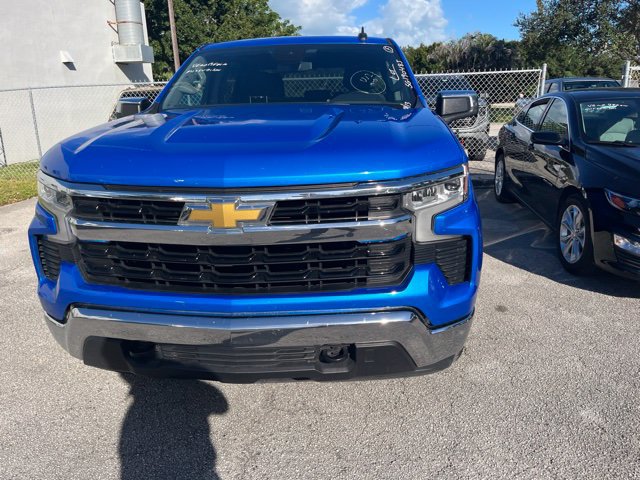 Used 2025 Chevrolet Silverado 1500 LT AWD/4WD image 2