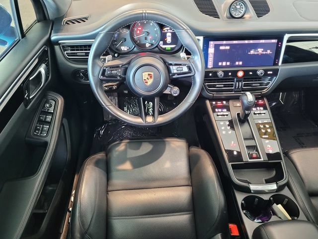 Used 2023 Porsche Macan Turbo AWD/4WD image 16