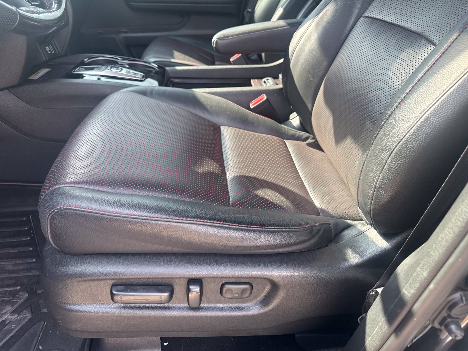 Used 2022 Honda Ridgeline Black Edition image 12