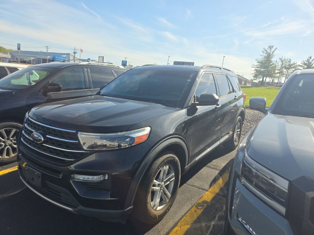 Used 2020 Ford Explorer XLT w/ Equipment Group 202A AWD/4WD image 1
