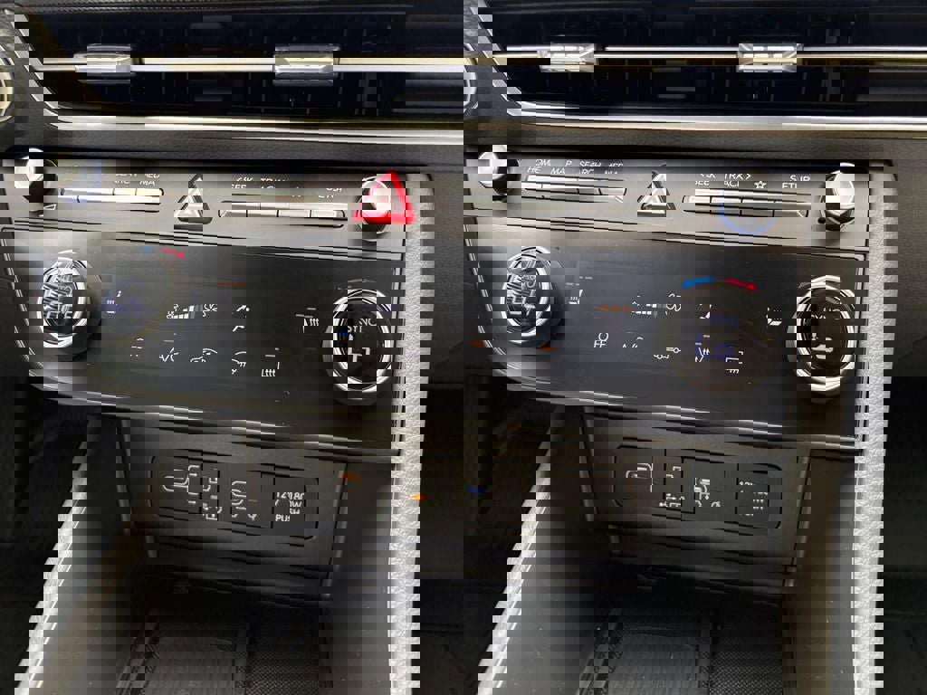 New 2025 Hyundai Sonata SEL image 30