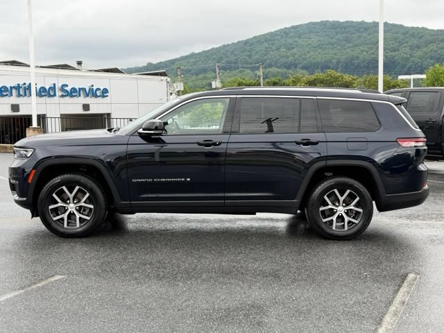 Used 2023 Jeep Grand Cherokee L Limited AWD/4WD image 11