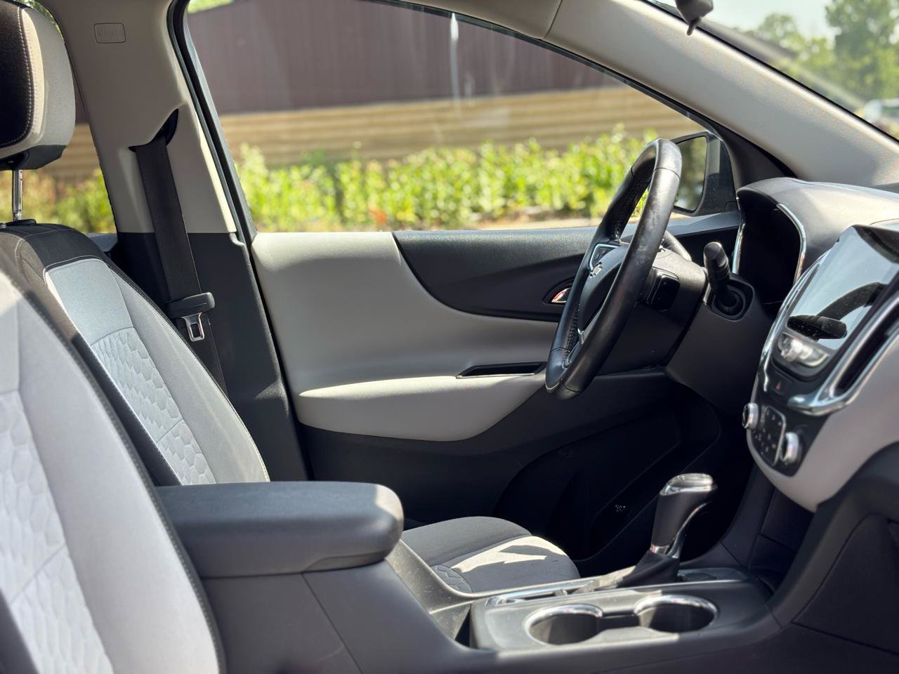 Used 2018 Chevrolet Equinox LT w/ Sun & Infotainment Package FWD image 42