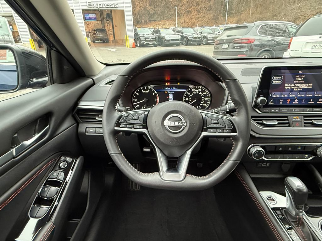 Used 2023 Nissan Altima 2.5 SR AWD/4WD image 11