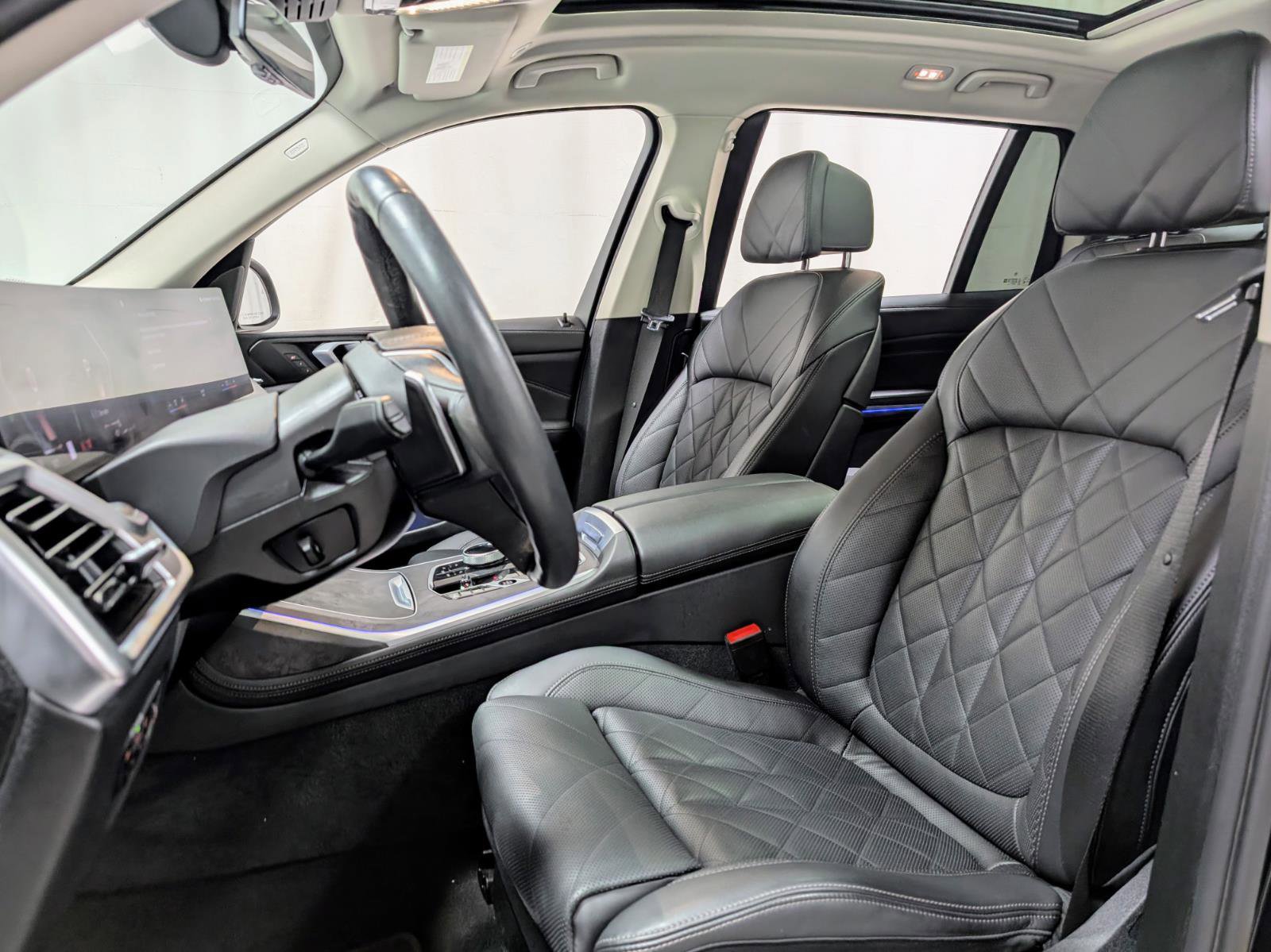 Used 2023 BMW X7 xDrive40i w/ Premium Package image 16