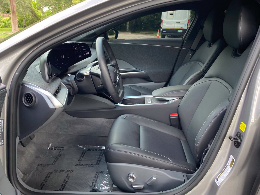 Used 2024 Lucid Air Pure RWD image 17