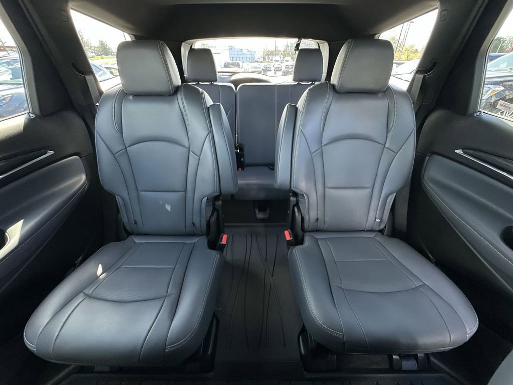 Used 2024 Buick Enclave Essence w/ Experience Buick Package AWD/4WD image 22