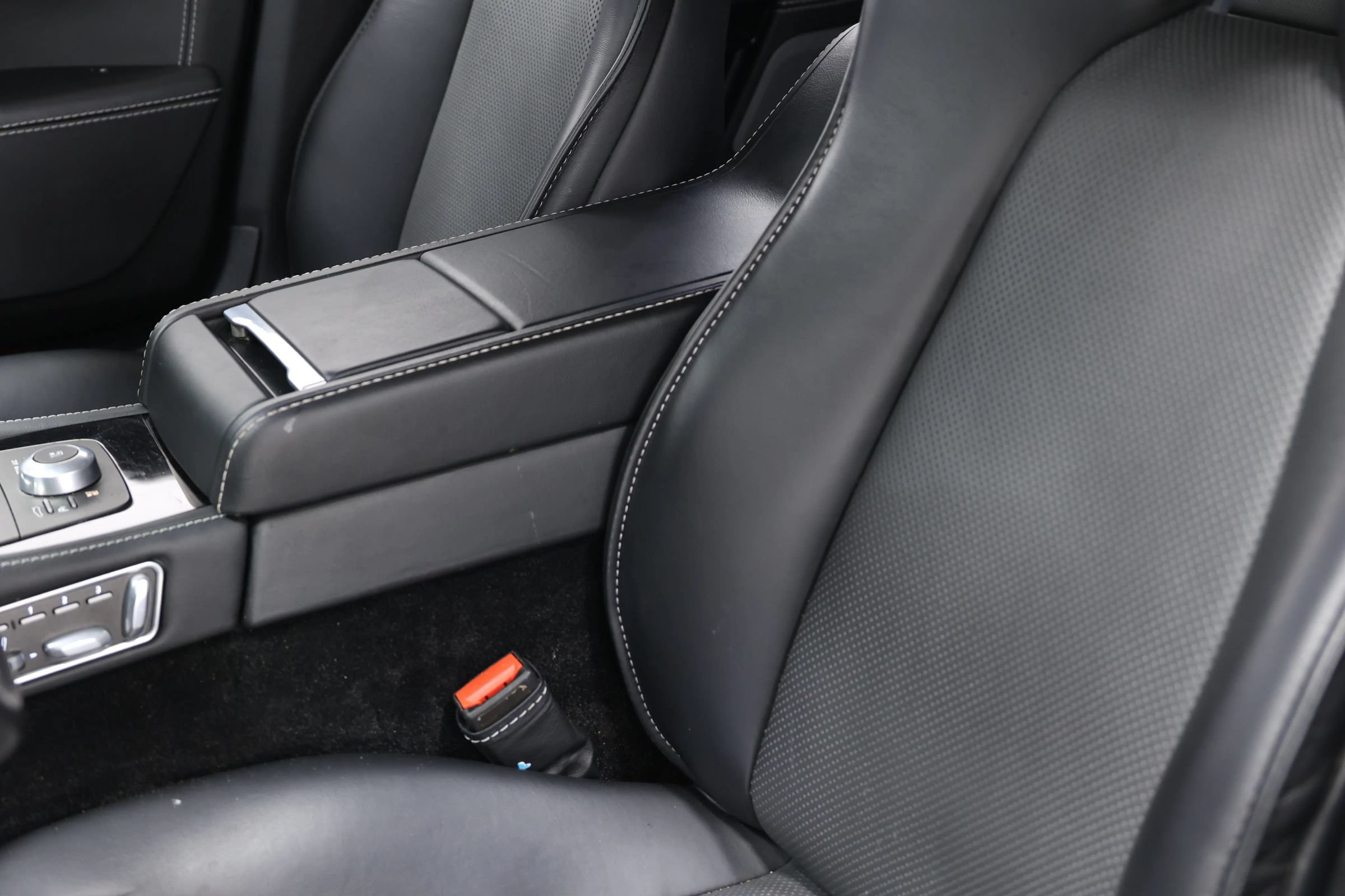Used 2014 Aston Martin Rapide S RWD image 17