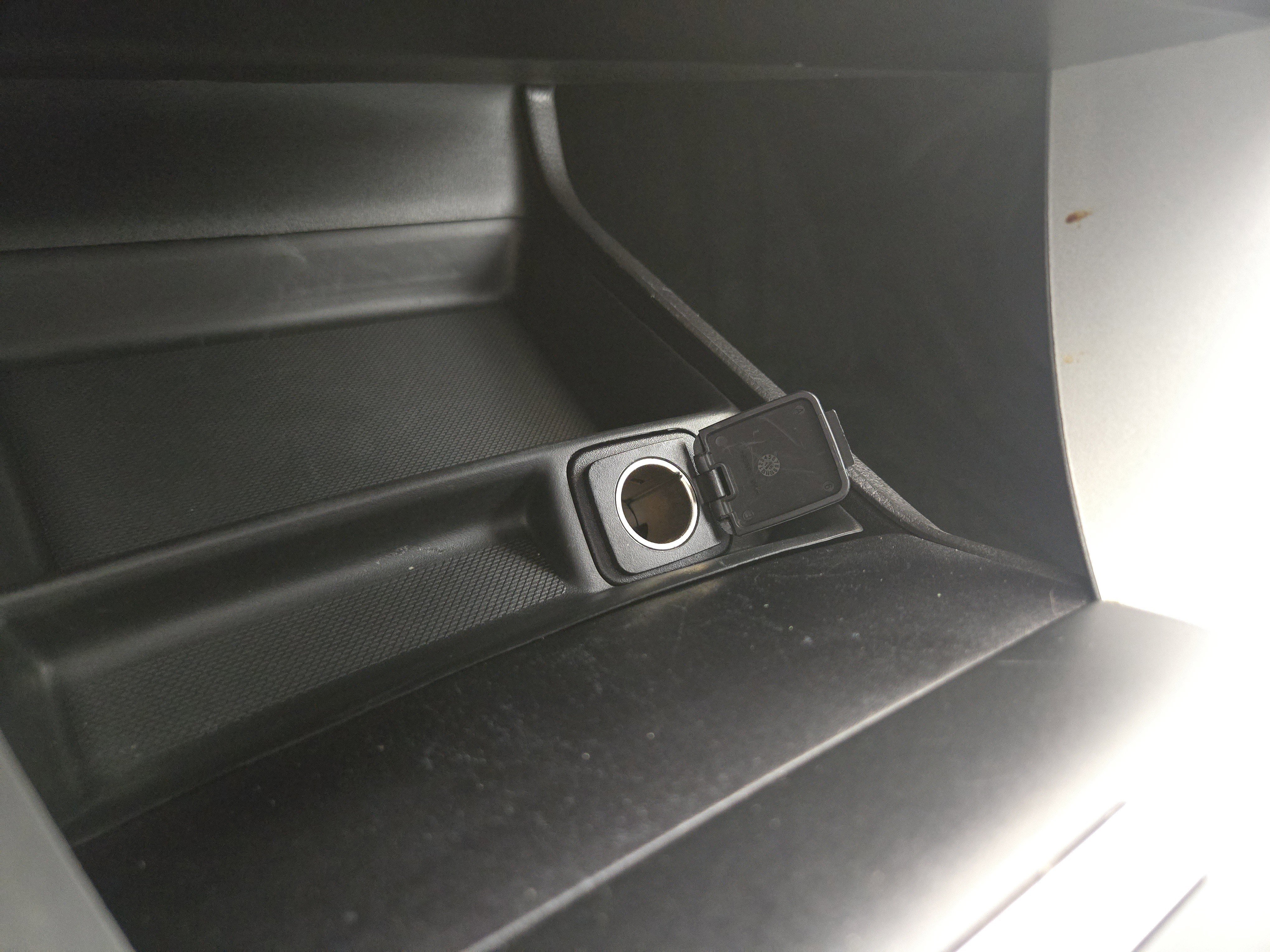 Used 2016 Ford Fusion SE image 25