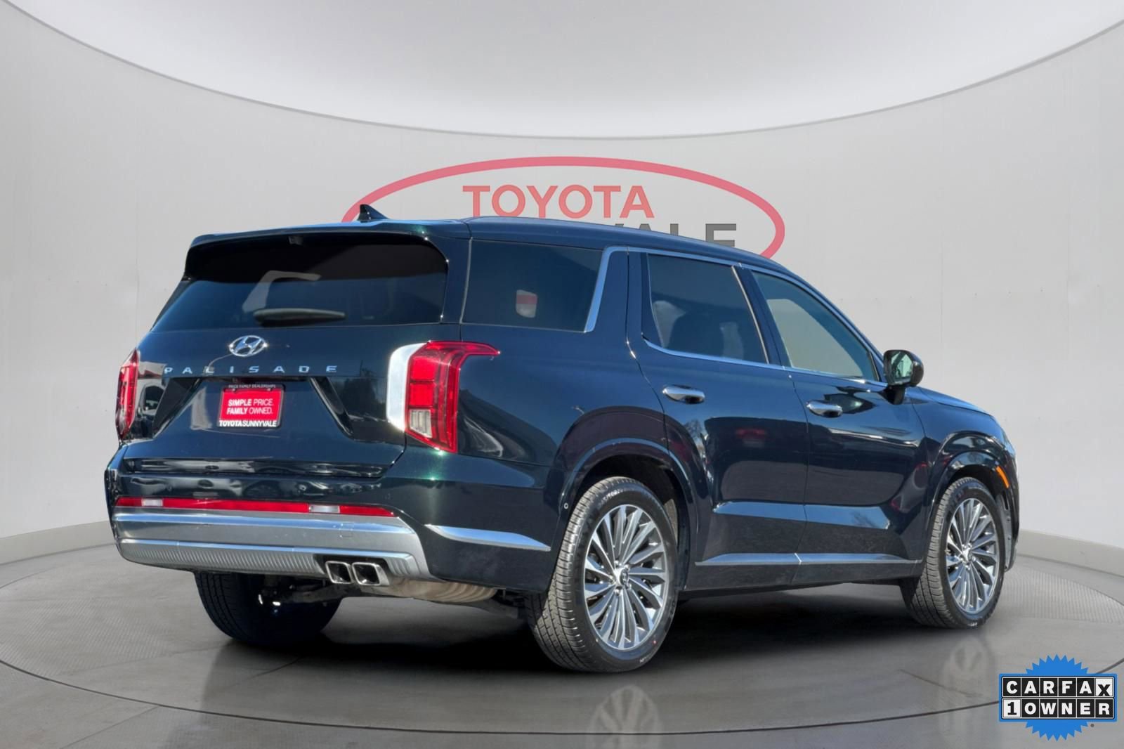 Used 2024 Hyundai Palisade Calligraphy image 3