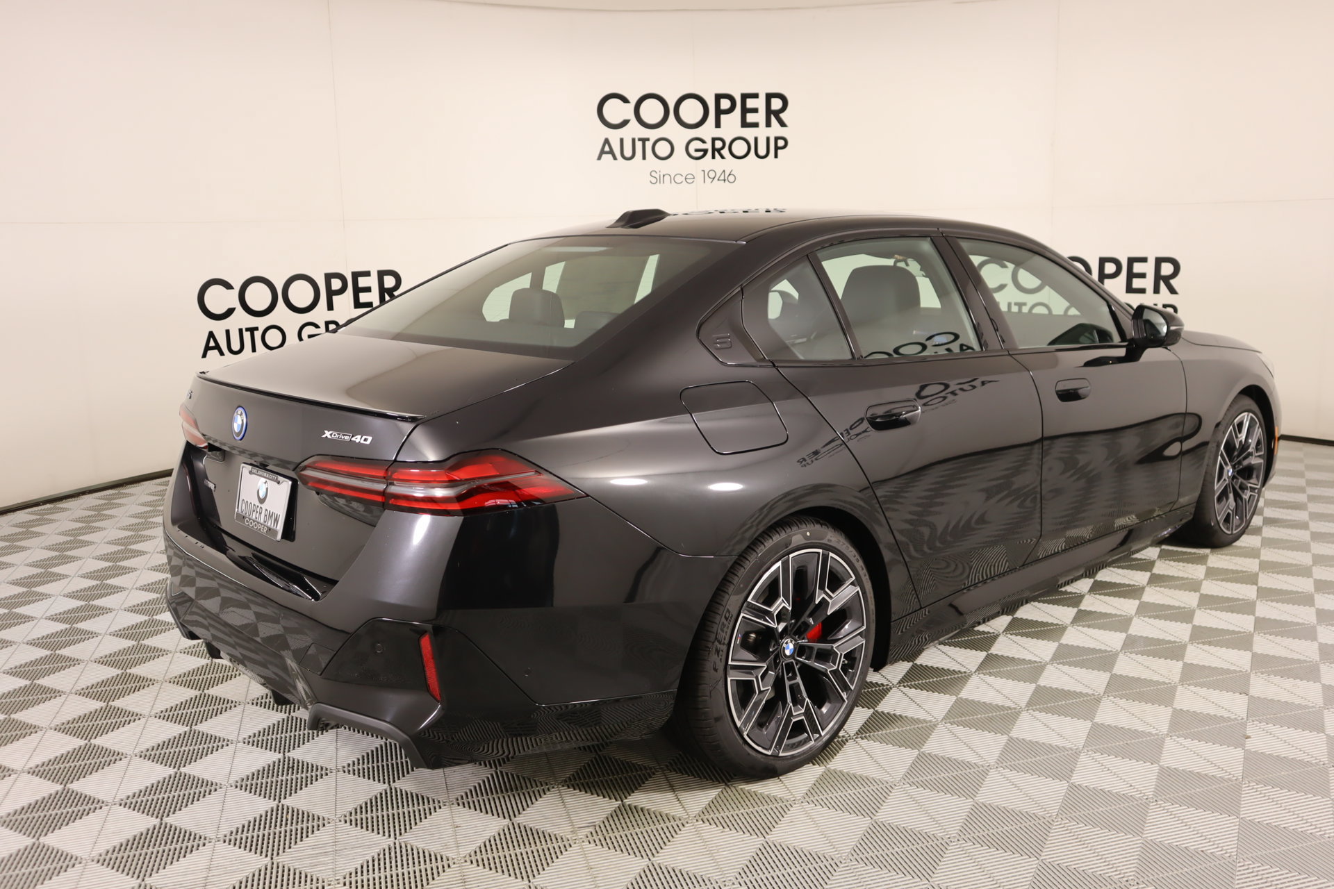 New 2026 BMW i5 eDrive40 w/ M Sport Package AWD/4WD image 22