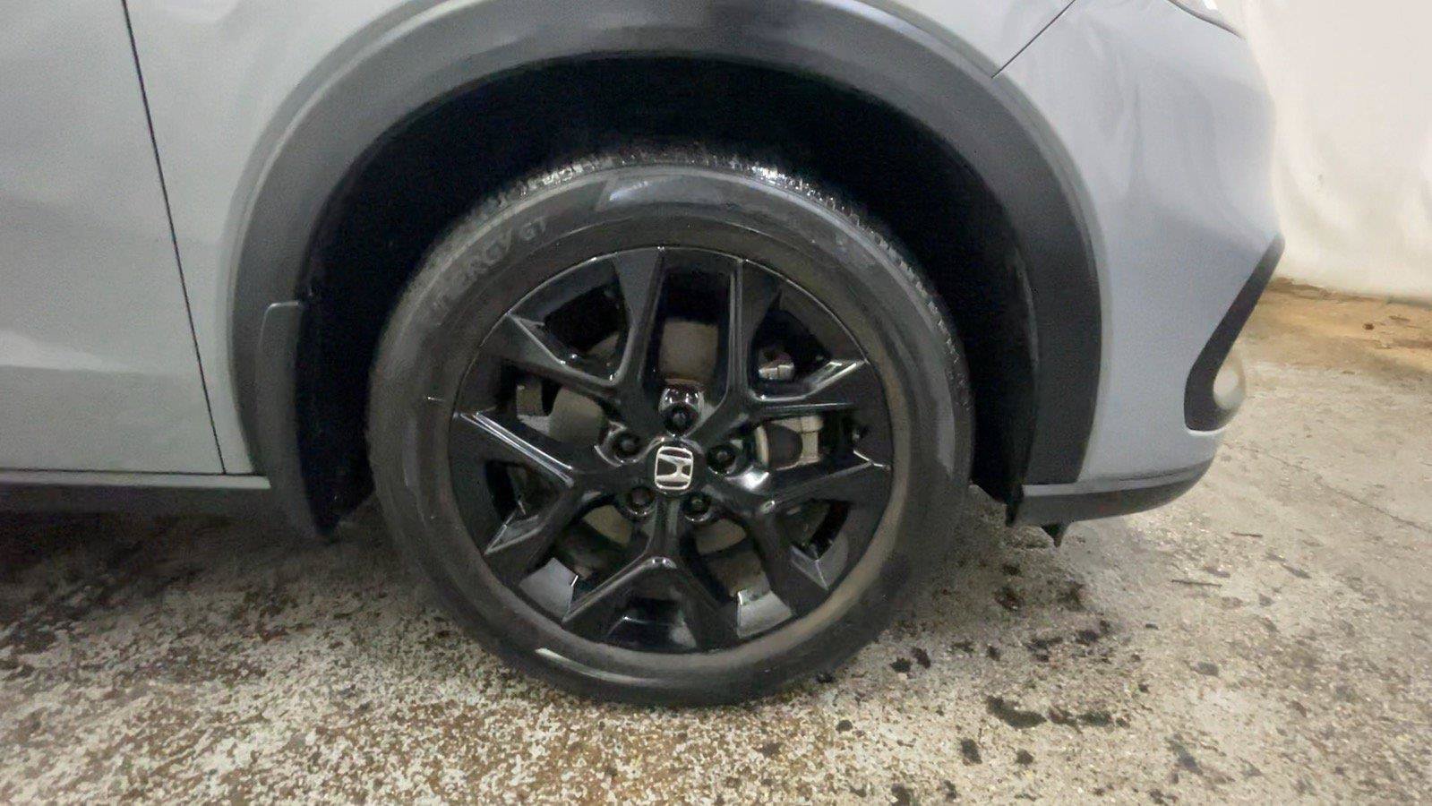 Used 2025 Honda HR-V Sport image 18
