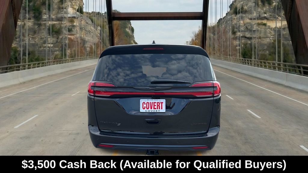 New 2026 Chrysler Pacifica Limited w/ S Appearance Package FWD image 9