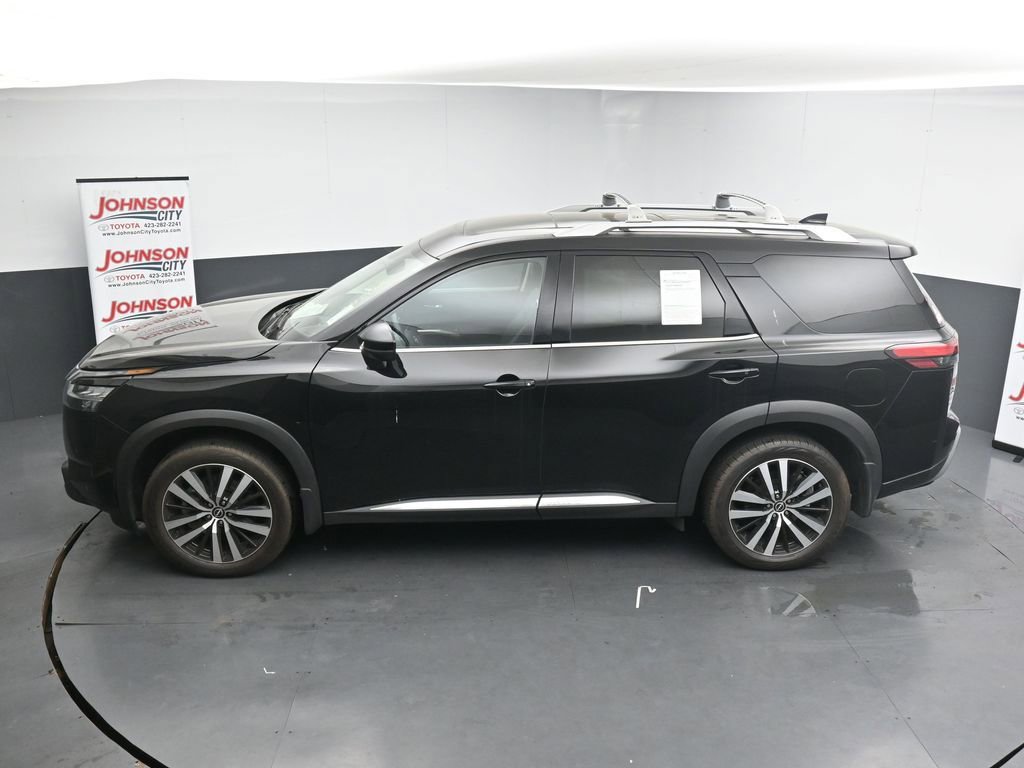 Used 2024 Nissan Pathfinder Platinum w/ Cargo Package image 34