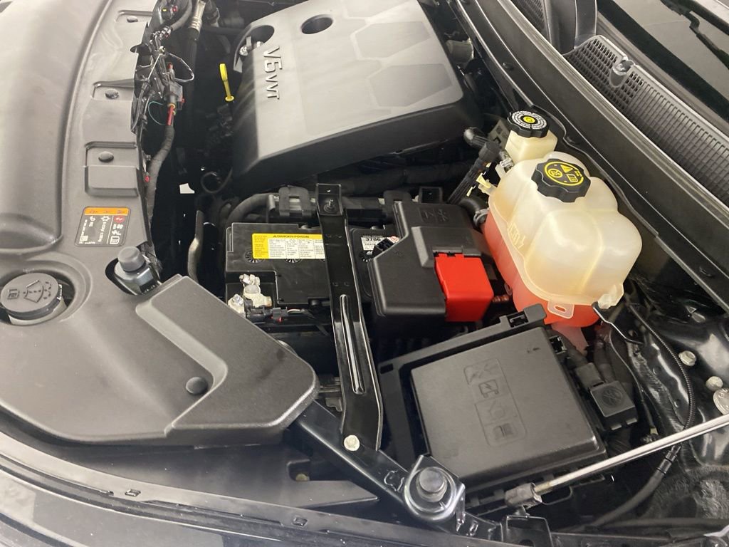 Used 2021 Buick Enclave Premium w/ Sun and Sites Package image 38