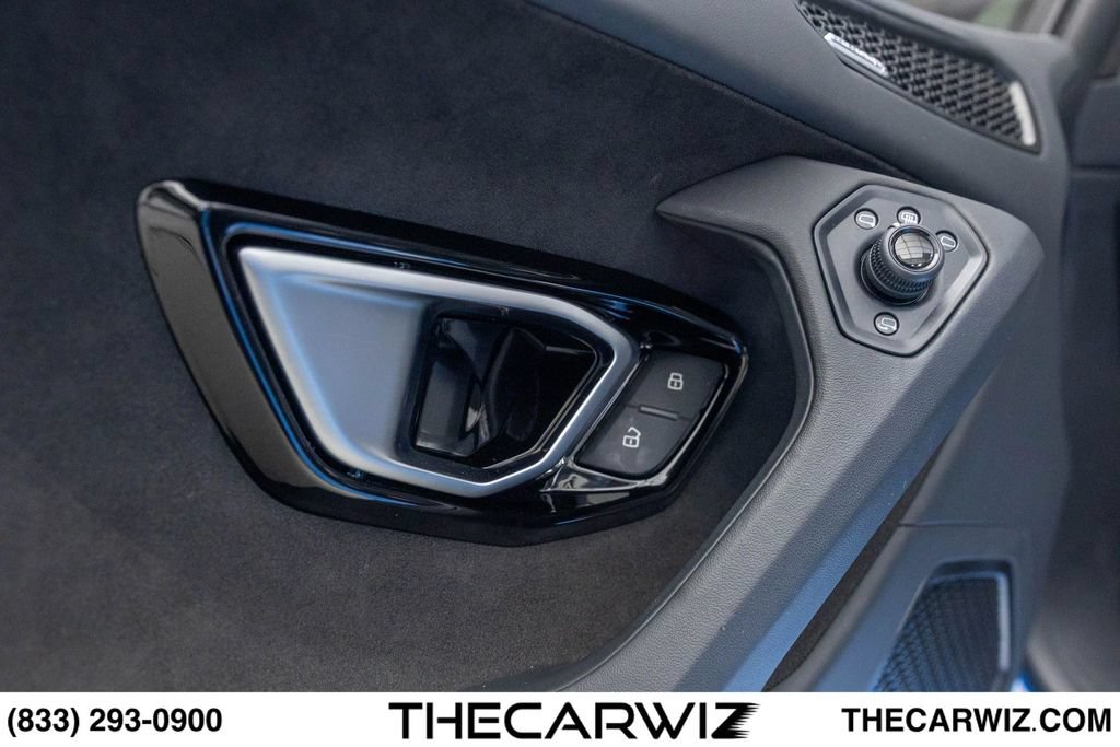Used 2024 Lamborghini Huracan EVO AWD/4WD image 39